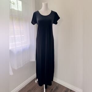 Vintage ‘90s Walter Collection Petites Black Velvet Short Sleeve Maxi Dress